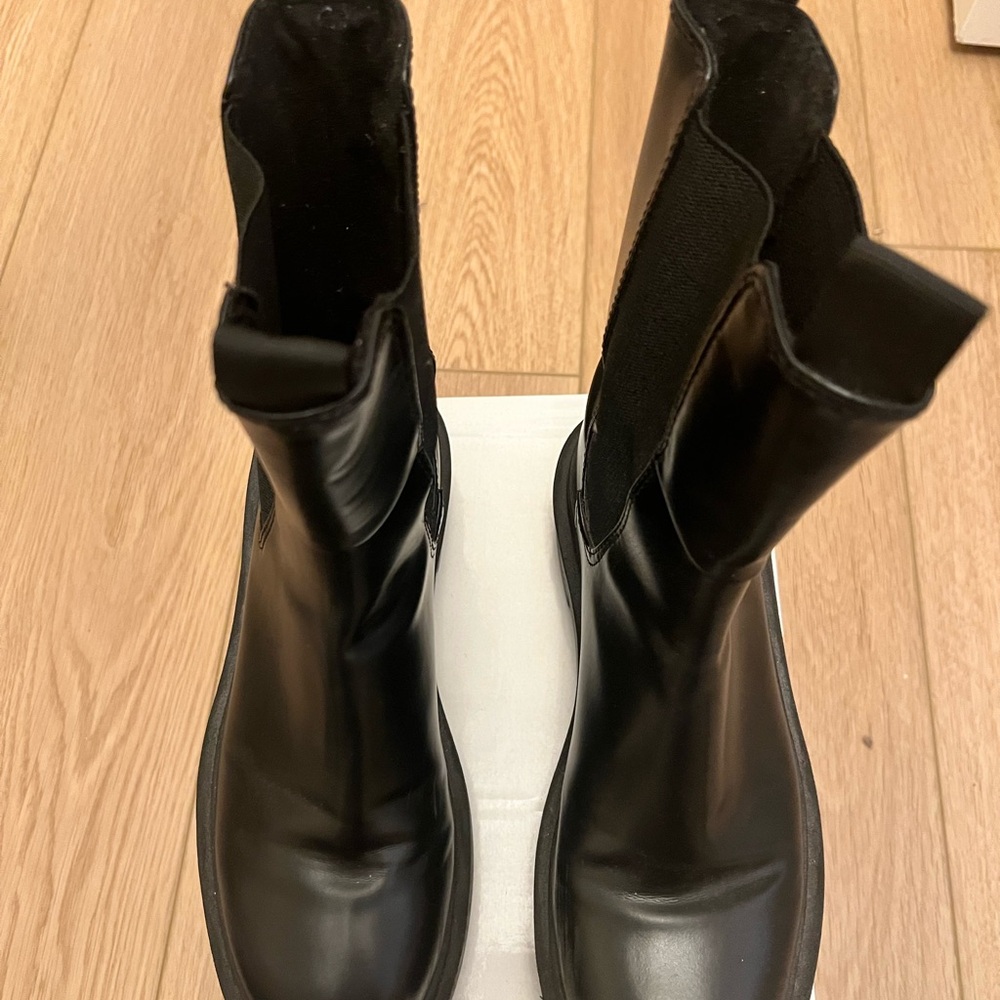 H&M Black Chunky Chelsea Combat Boots - Picture 4 of 5